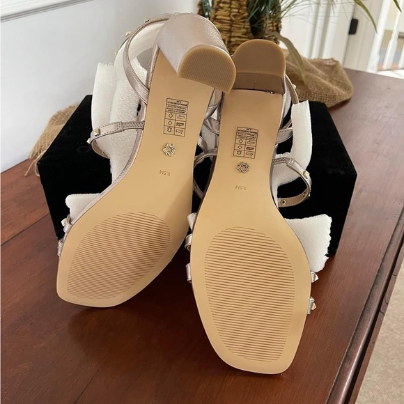 WHBM Brooklyn Studded Heels Metallic Nude size 9.5 - Picture 3 of 7